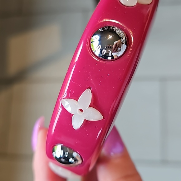Louis Vuitton Bangle Fuschia Pink Resin Silver Logo Studs Mother of Pearl Fleurs - Picture 3 of 6